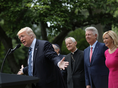 US President Trump with evangelicals