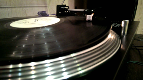 Vinyl turntable