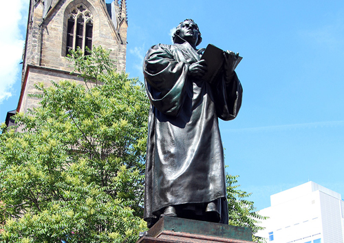 Martin Luther statue