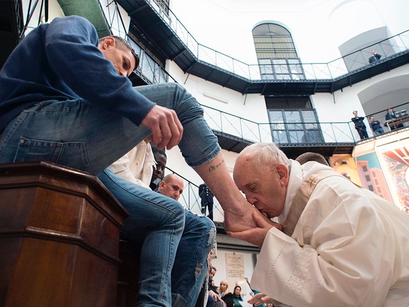 Pope Francis foot washing