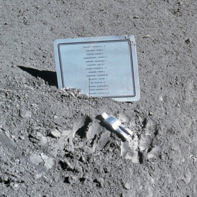 Moon plaque