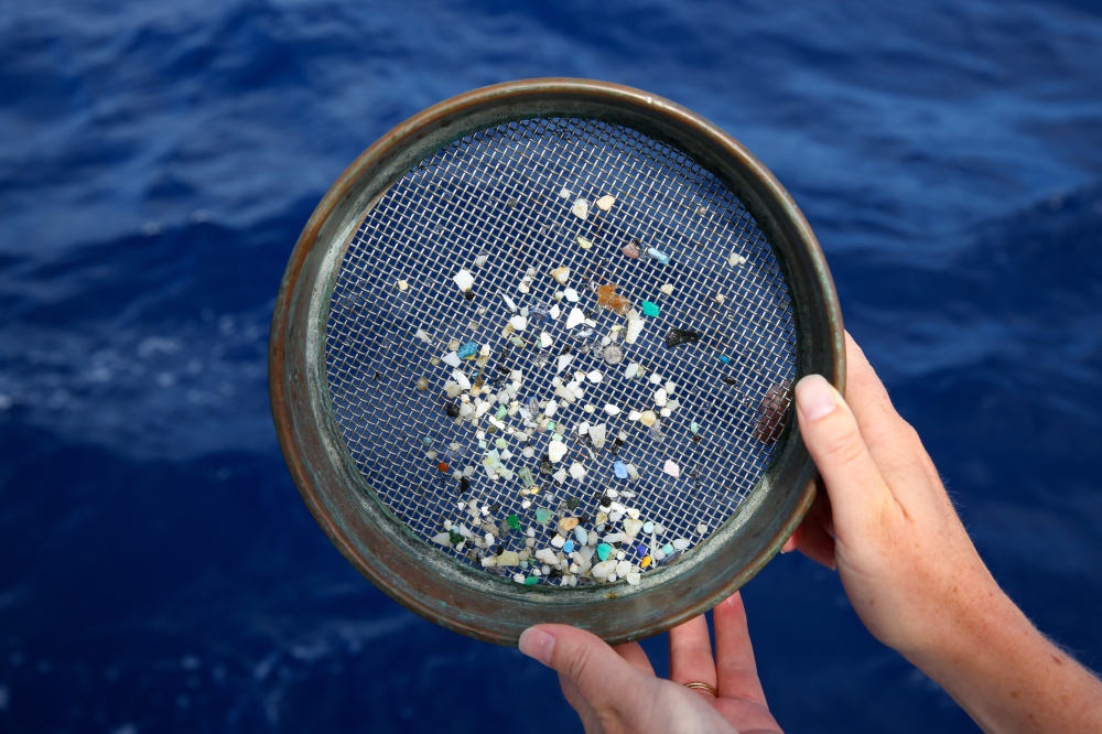 Plastic pollution oceans2