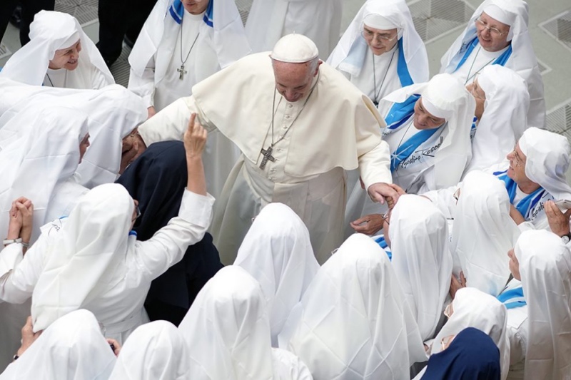 Pope Francis with nuns
