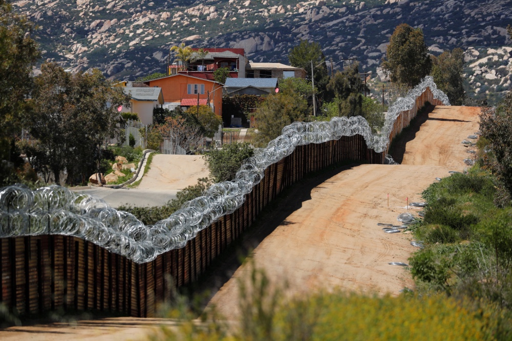 US Mexico border wall