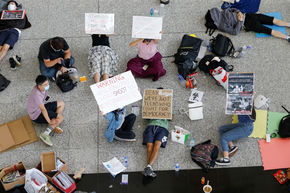 Hong Kong airport protests2