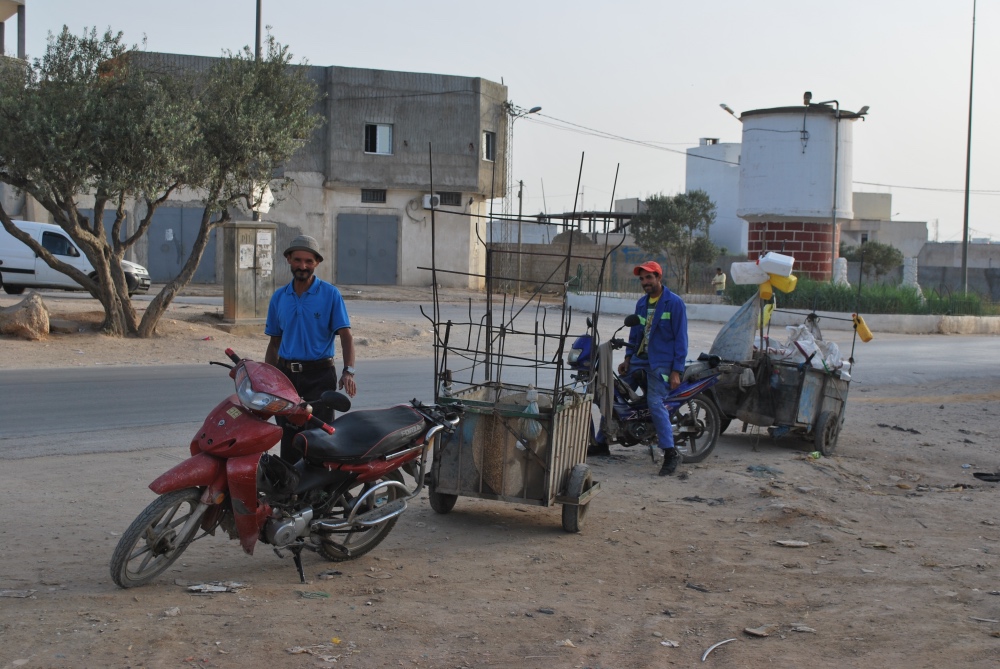 Tunisia garbage pickers2