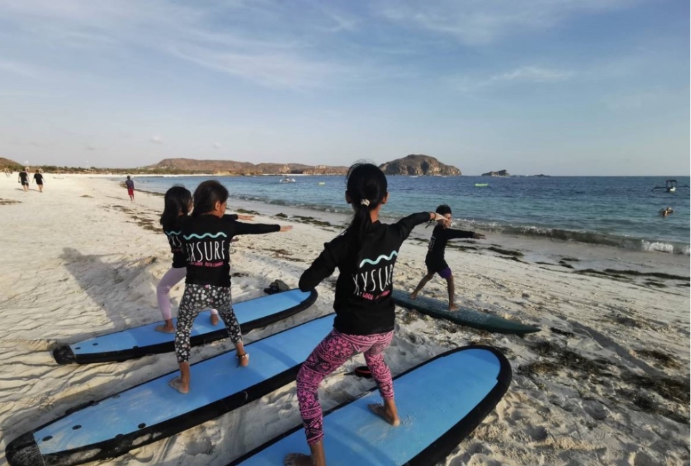 Indonesia girls surfing