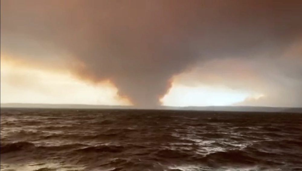 Australia bushfires smoke2