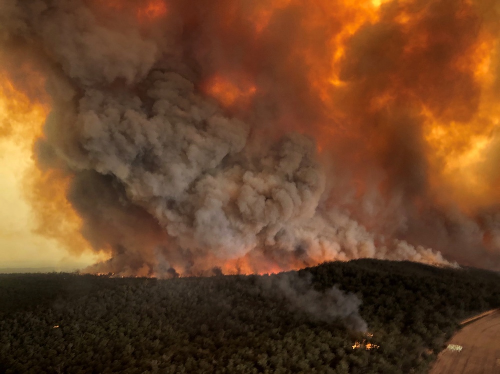 Australian bushfires flames