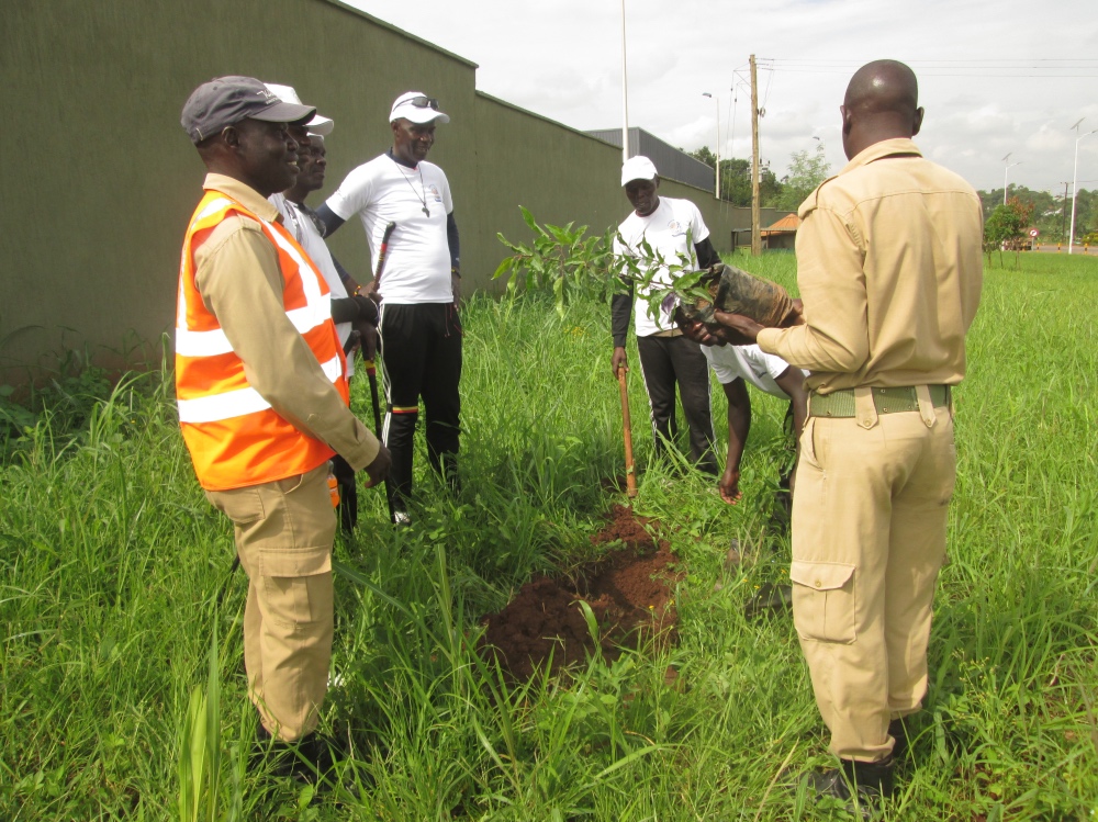 Uganda walkers planting trees1