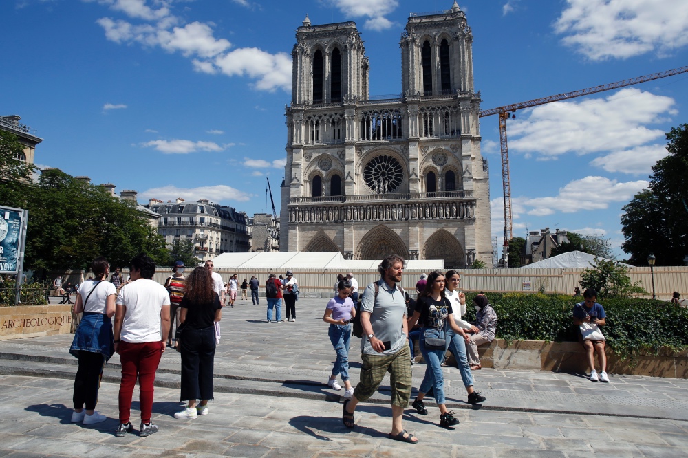 Notre Dame forecourt reopened