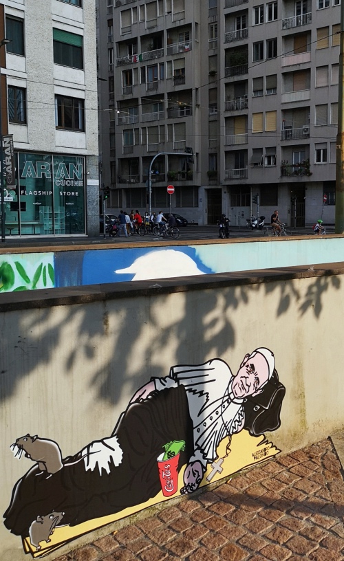 Street art Pope Francis homeless Milan3
