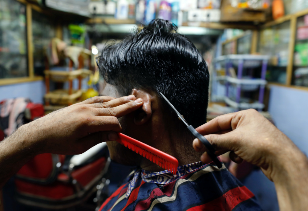 India Mumbai barbershop