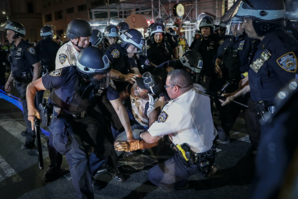 US police arrest NY protestor