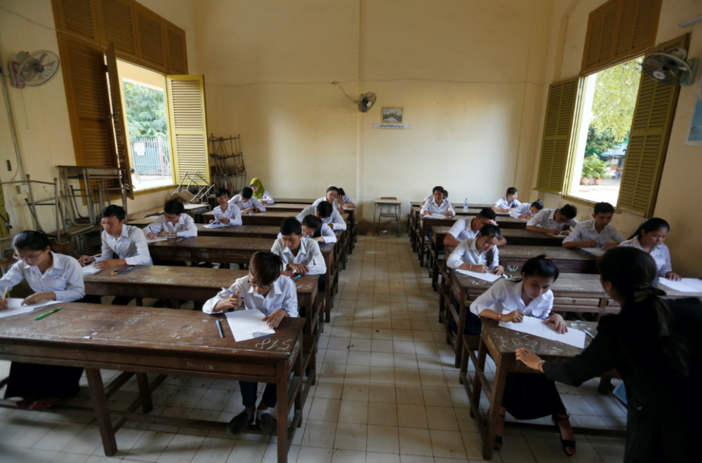Cambodia schoolchildren