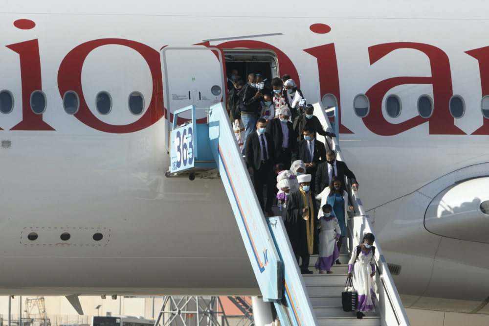 Ethiopians arriving in Israel