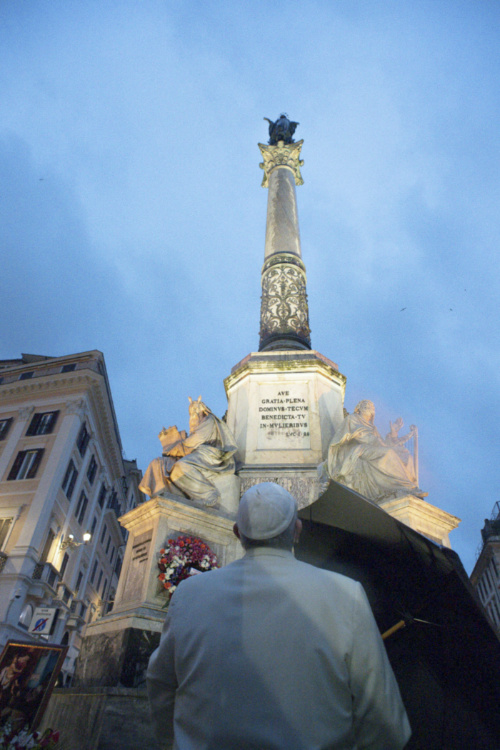 Pope Francis Rome Spanish Steps prayer