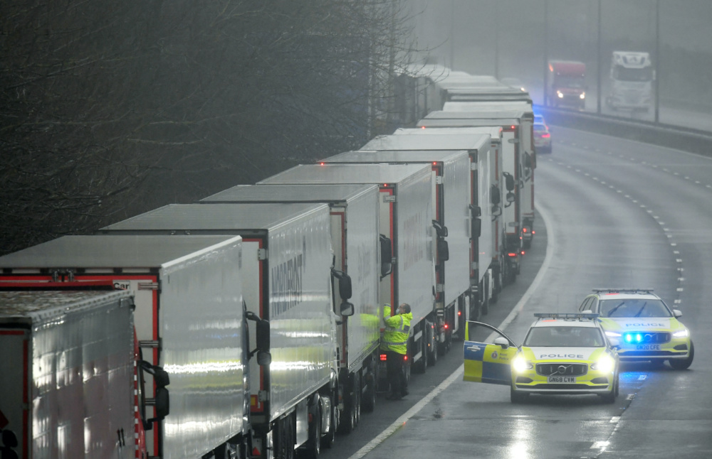 UK border closures trucks