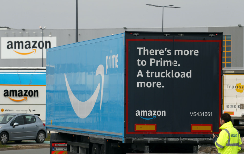 France Amazon truck