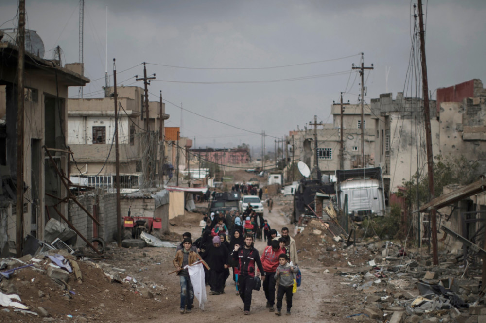 Iraq Civilians flee IS 2014