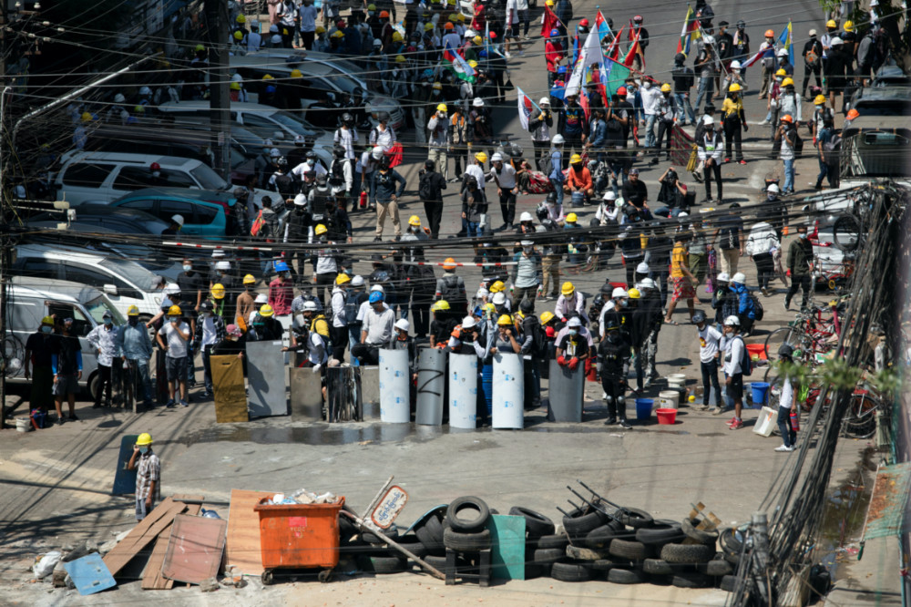Myanmar Yangon protests barricades 4 Mar 2021
