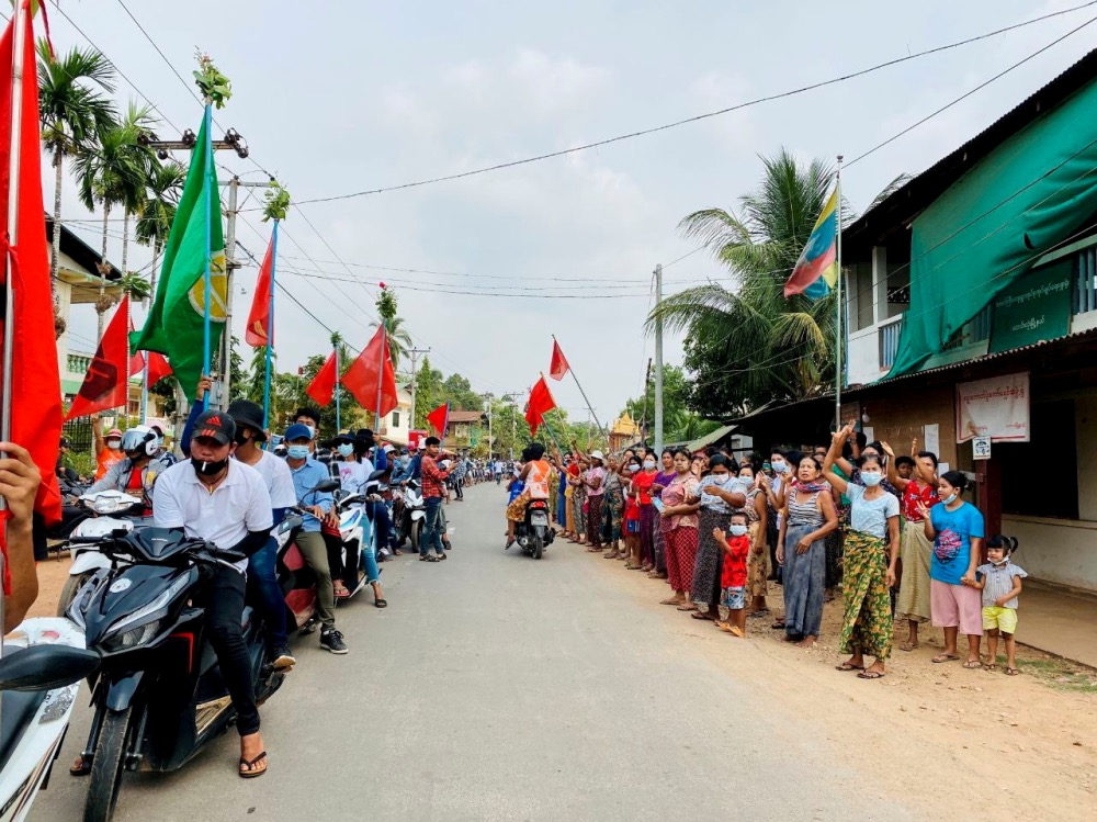 Myanmar protests Launglone