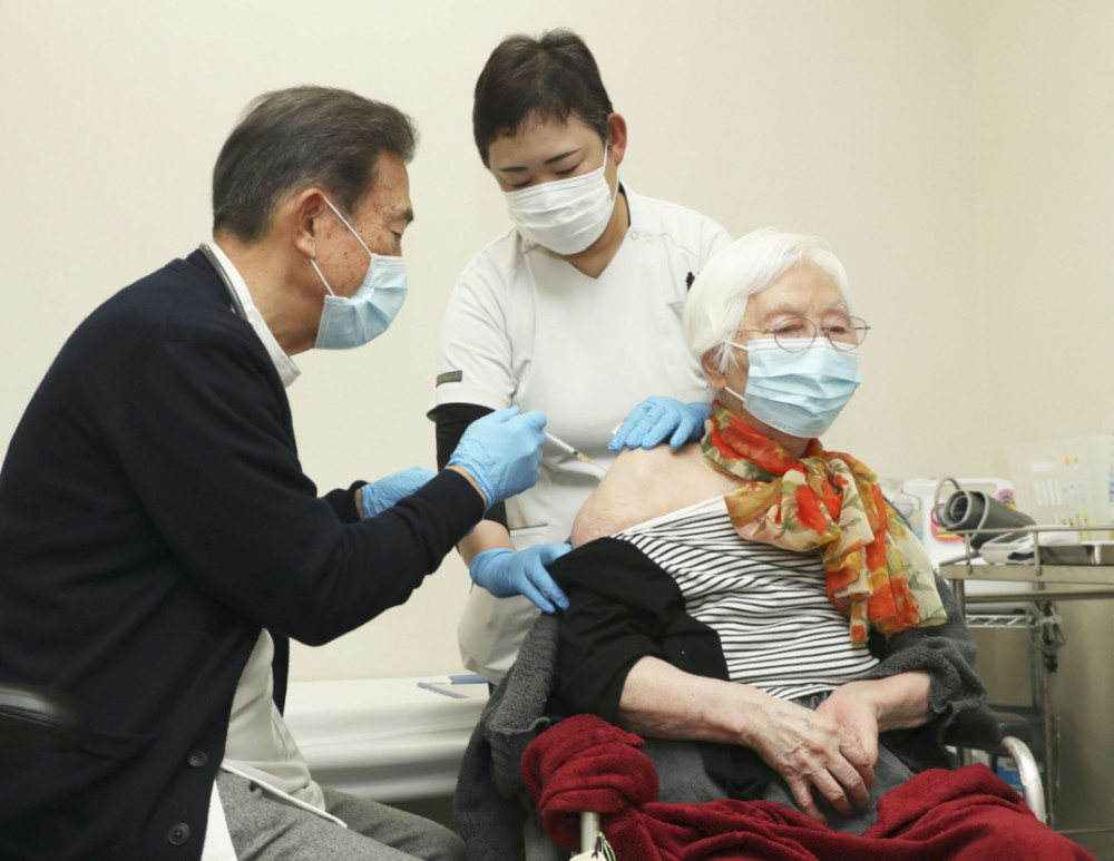 Coronavirus Japan nursing home vaccinations