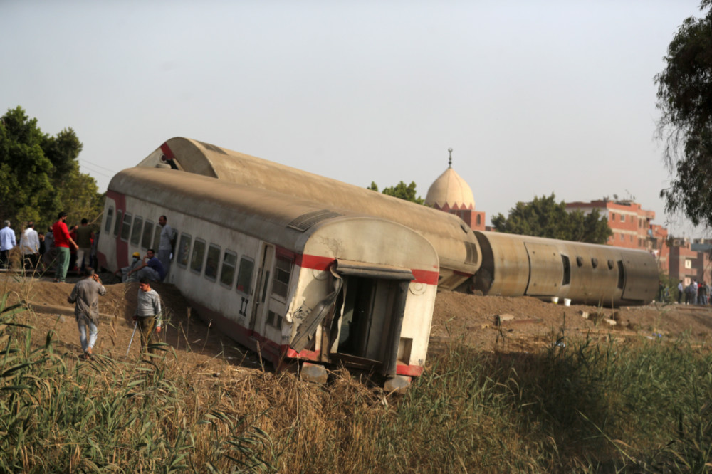 Egypt train derailment1
