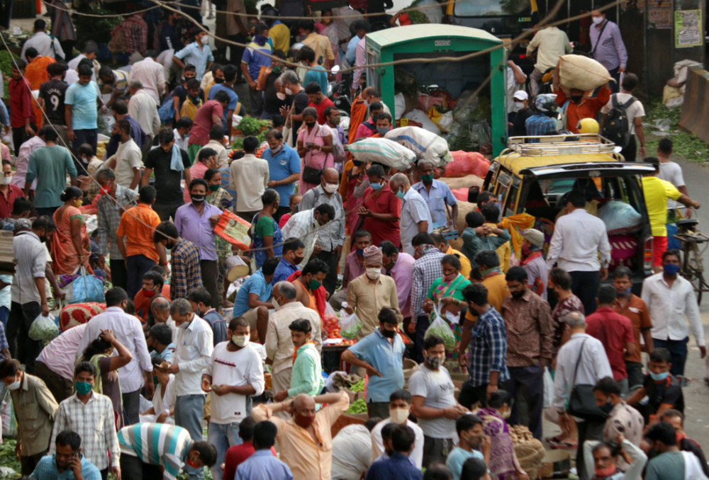 India Mumbai crowds