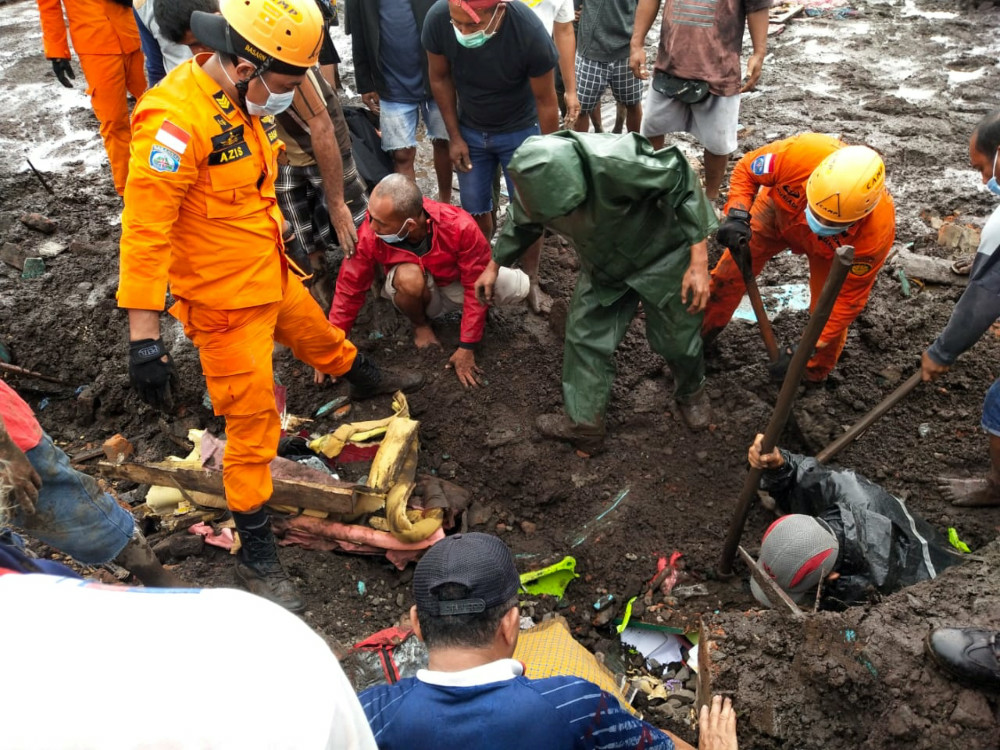 Indonesia East Flores rescuers