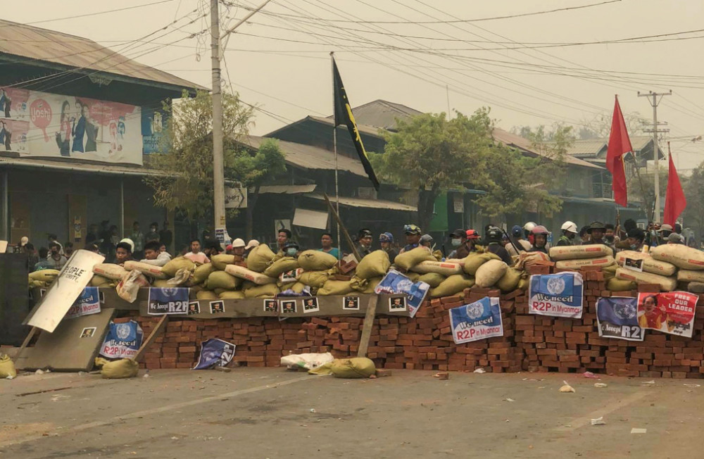 Myanmar Kale protest barricade