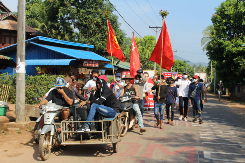 Myanmar protests Launglon