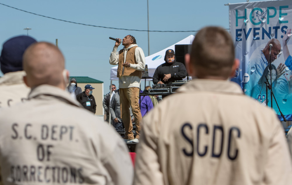 US Lecrae performs at South Carolina correctional facility