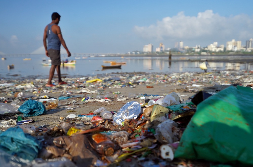 India Mumbai plastic waste