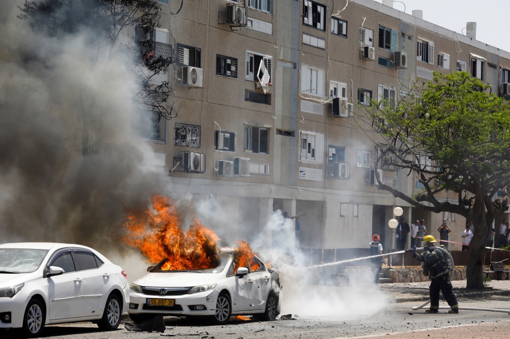 Israel Ashkelon car on fire