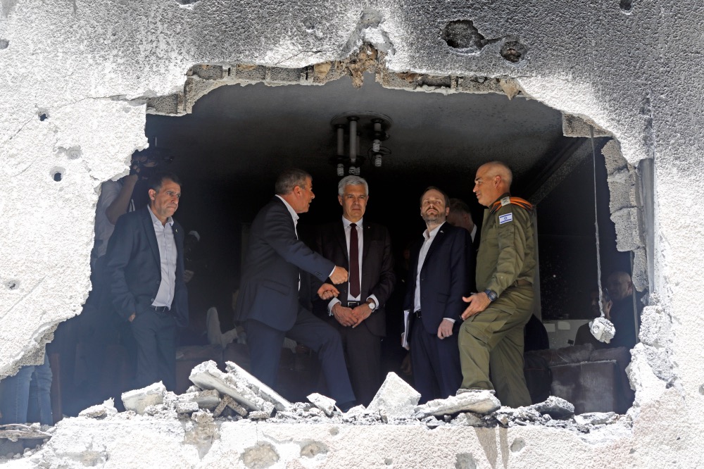 Israel Ministers at rocket site
