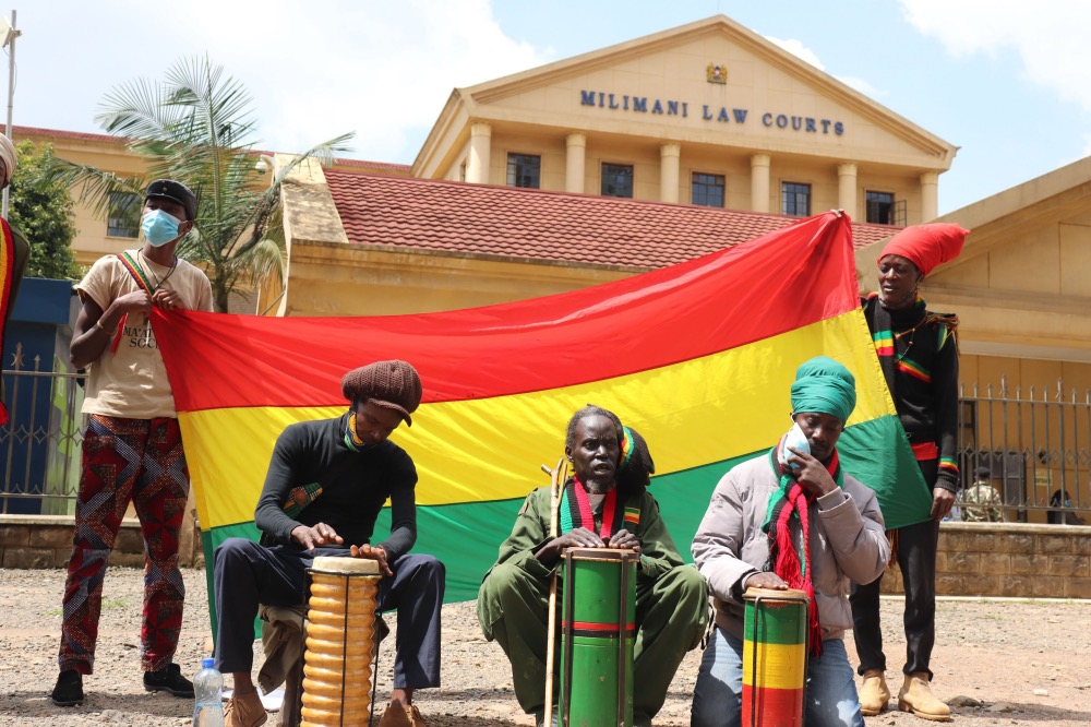 Kenya Rastafarians outside court