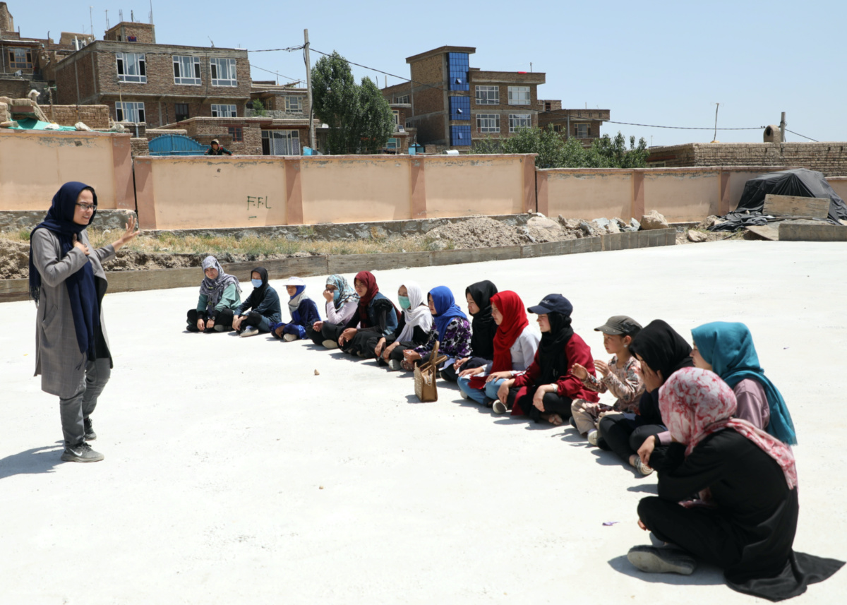 Afghanistan Kabul schoolgirls in psychotherapy class