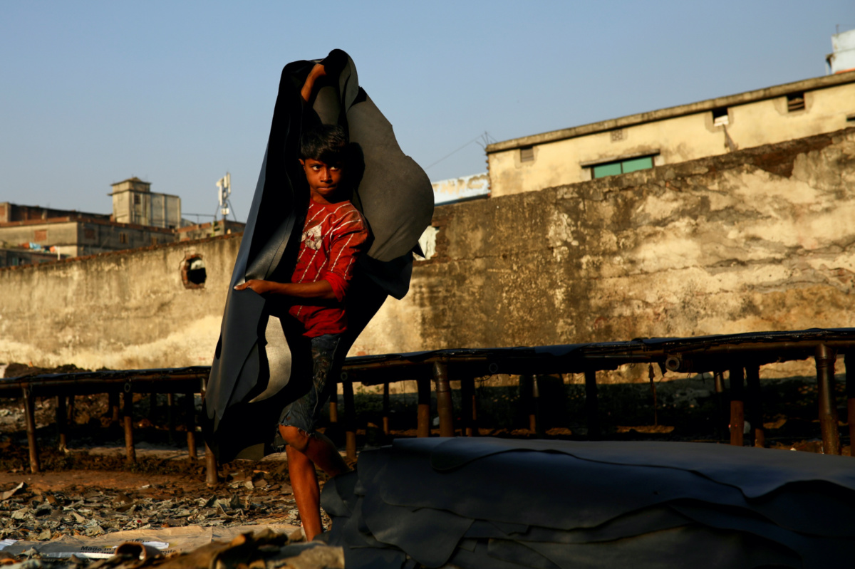 Bangladesh Dhaka child working in a tannery