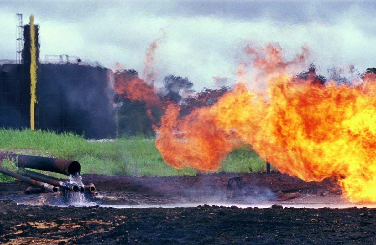 US Oil pit waste fire