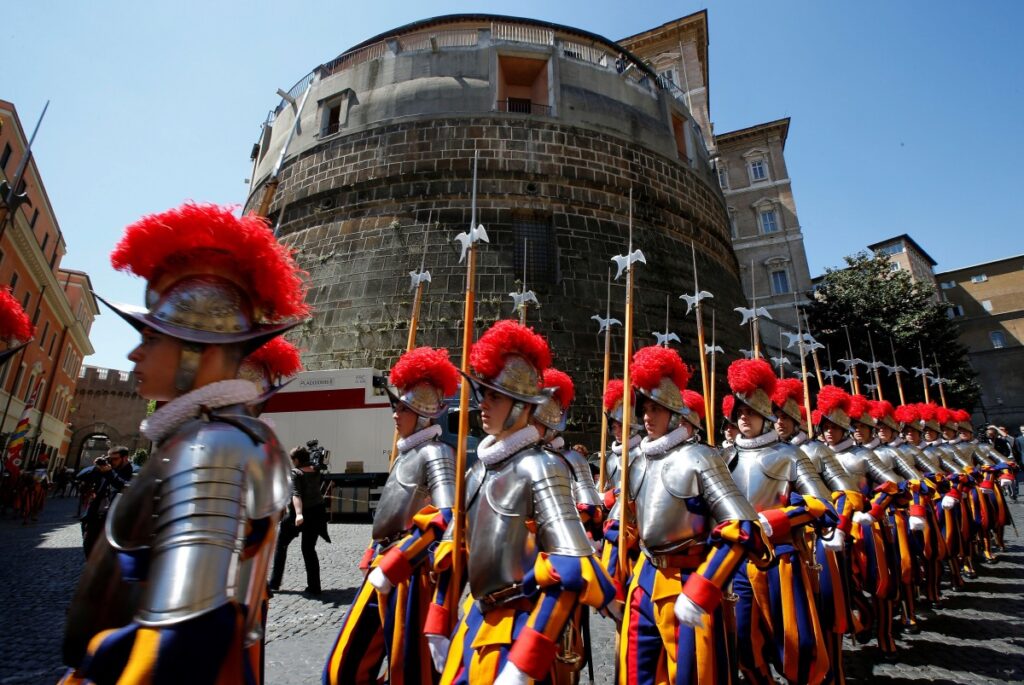 Vatican Swiss Guard recruits 2014