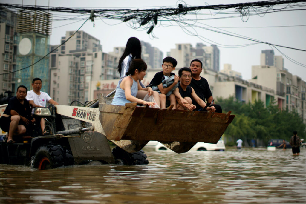 China Zhengchou floods front loader