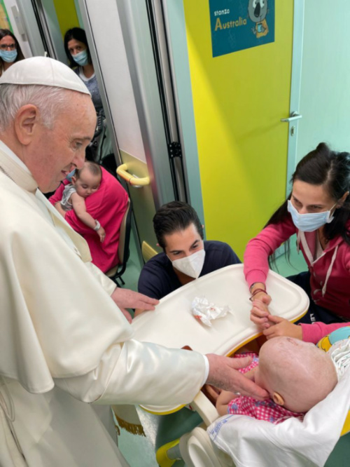 Italy Gemelli hospital Pope Francis meets children