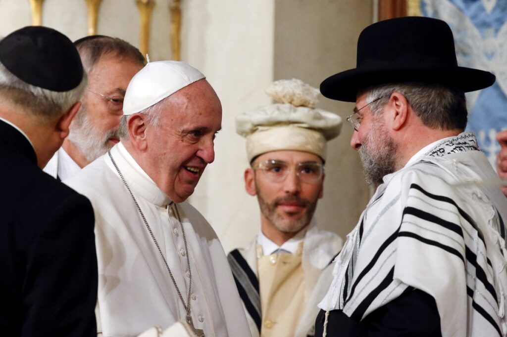 Pope Francis at Romes Great Synagogue 2016