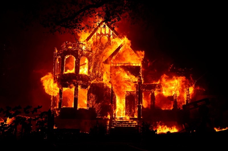 US California house on fire