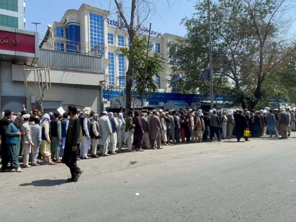 Afghanistan Kabul bank lines