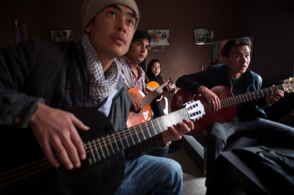 Afghanistan Kabul music lesson 2014