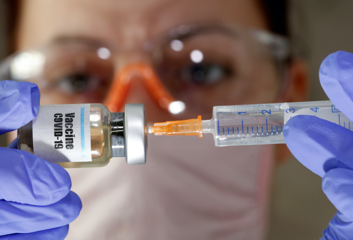 Coronavirus vaccine syringe mockup