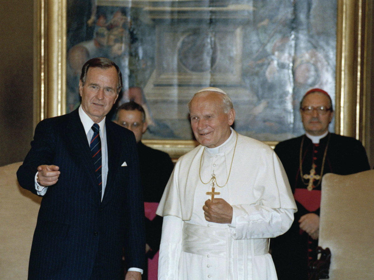 George HW Bush and Pope John Paul II