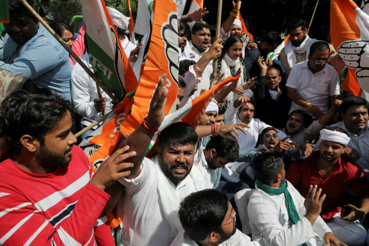 India protest over farmer deaths